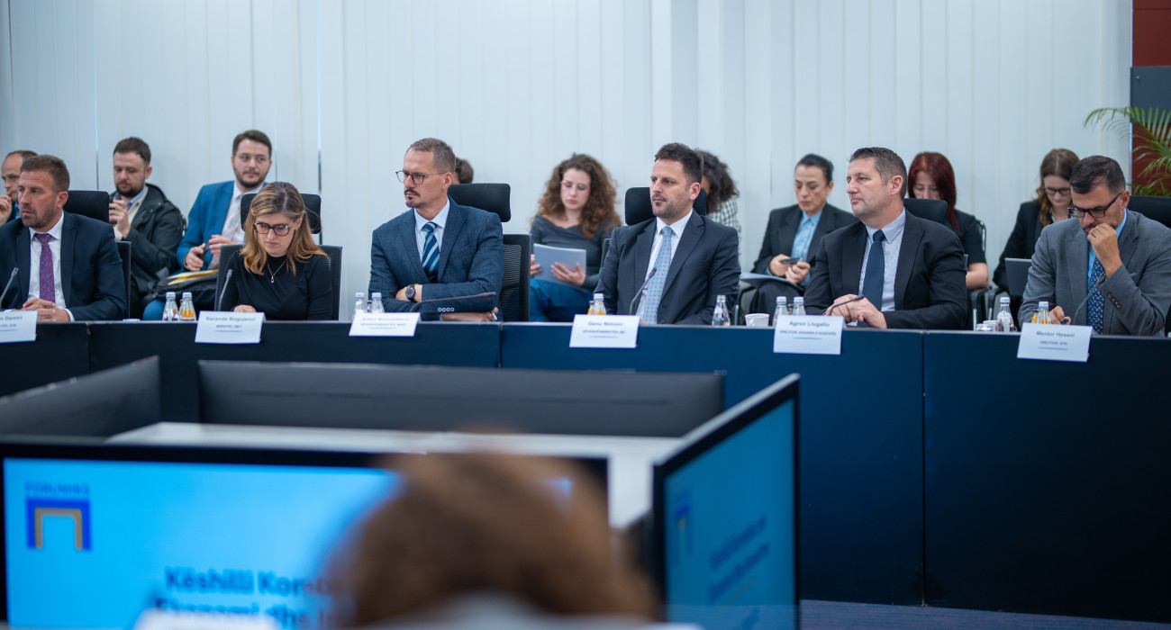 U mbajt takimi i rregullt i Këshillit