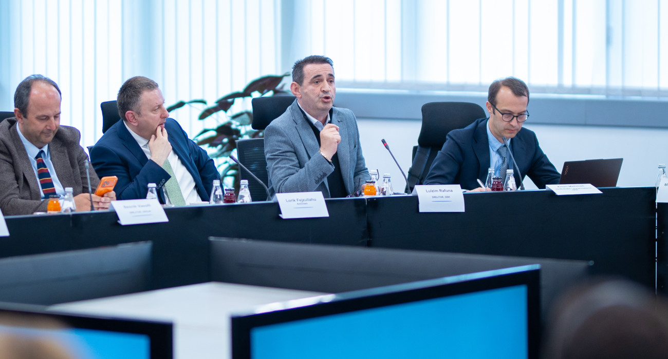 U mbajt takimi i rregullt i Këshillit