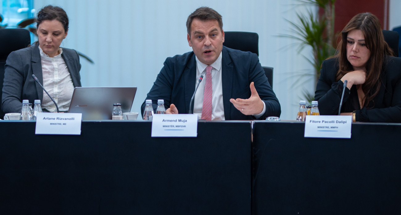 U mbajt takimi i rregullt i Këshillit