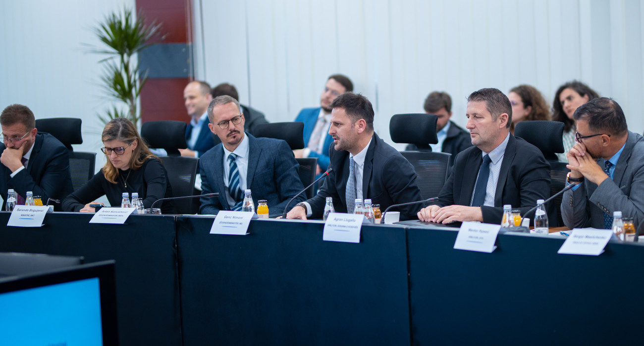 U mbajt takimi i rregullt i Këshillit