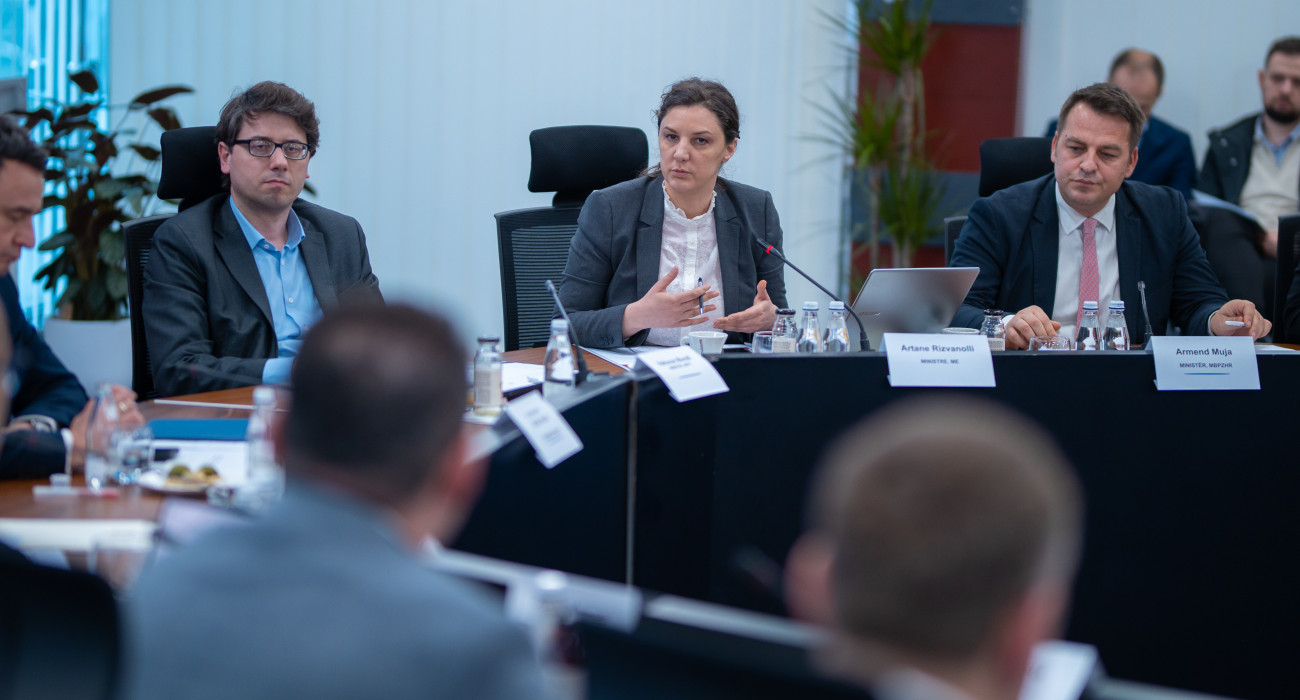 U mbajt takimi i rregullt i Këshillit